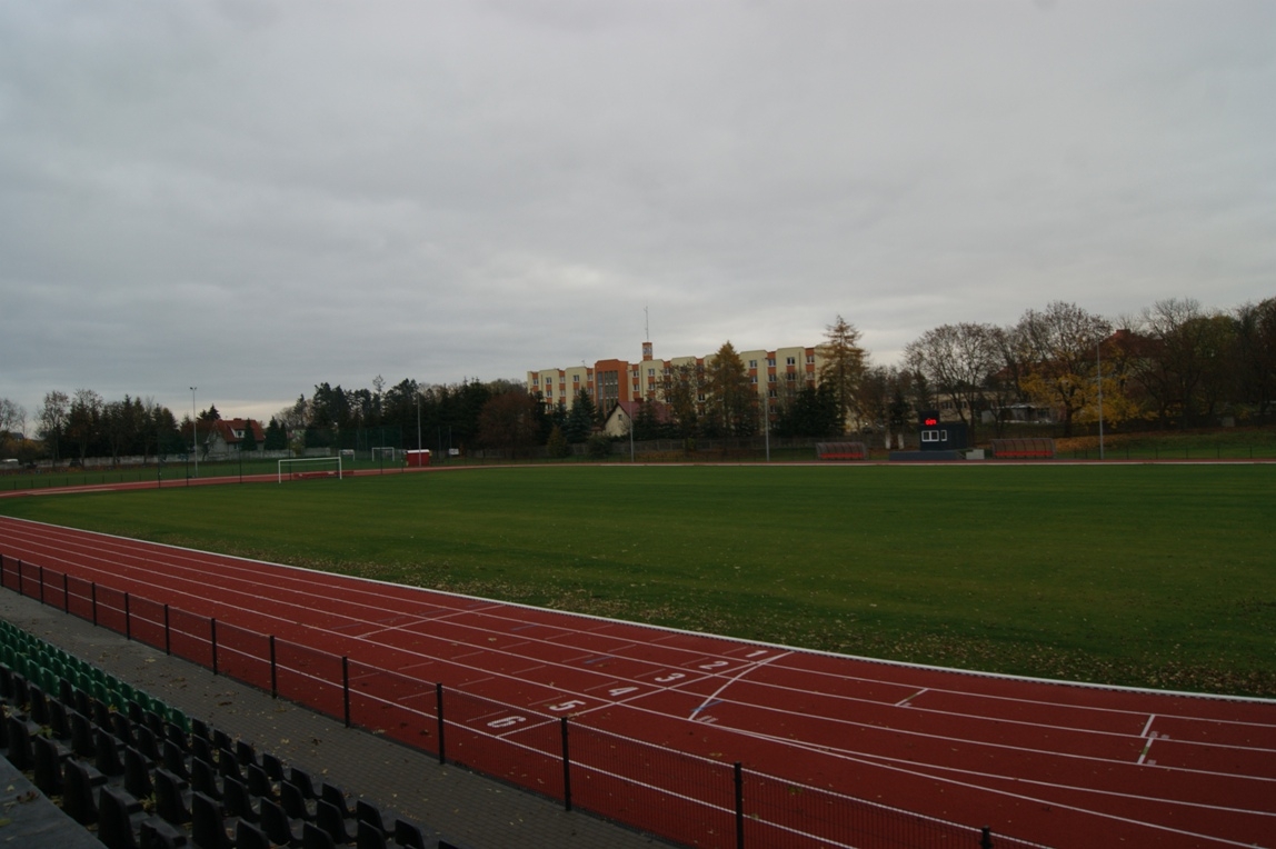 Zdjęcie przedstawia stadion miejski w Myśliborzu